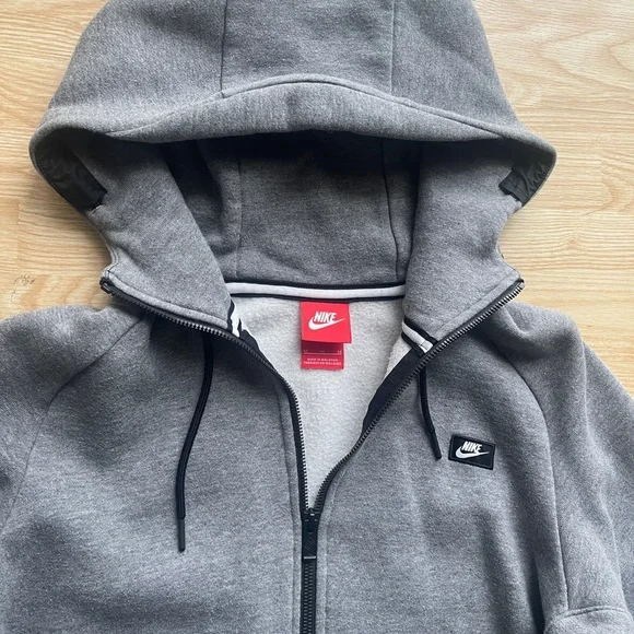 Nike Gray Fleece-Lined Zip-Up Hoodie, size M - Picture 3 of 6